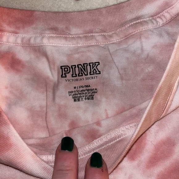 ✨PINK VICTORIAS SECRET Crop Short Sleeved Shirt size Medium✨ - Picture 3 of 4